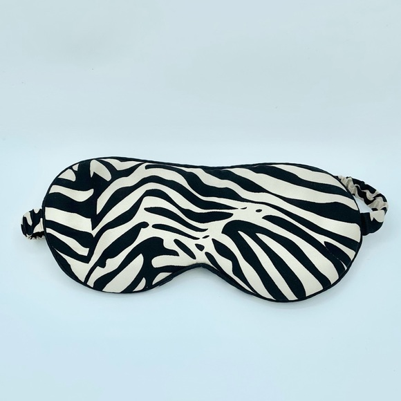 Très Silk - 100% Natural Mulberry Silk Eye Mask - Picture 2 of 5